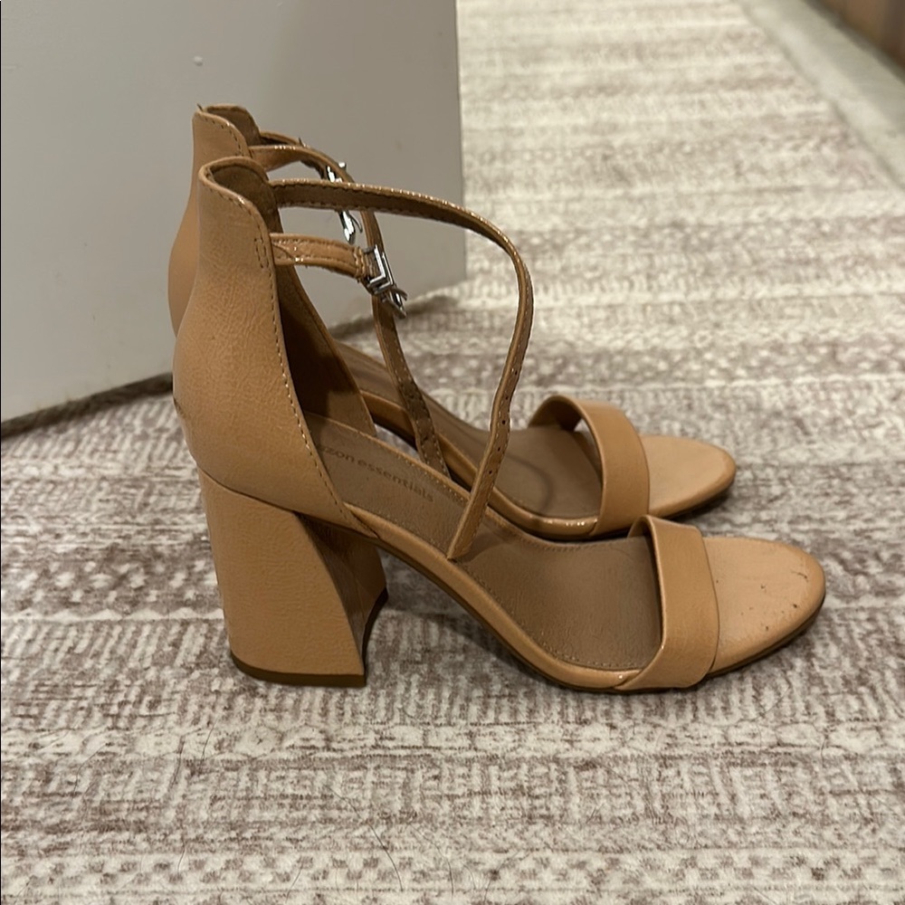 Amazon Essentials Tan Block Heel Sandals